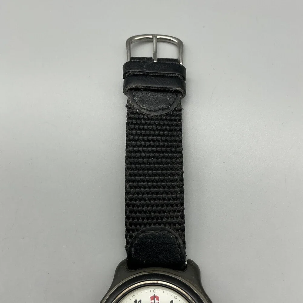 Victorinox Swiss Army Field Men Watch 36mm Swiss Made Leather Enamel New Battery